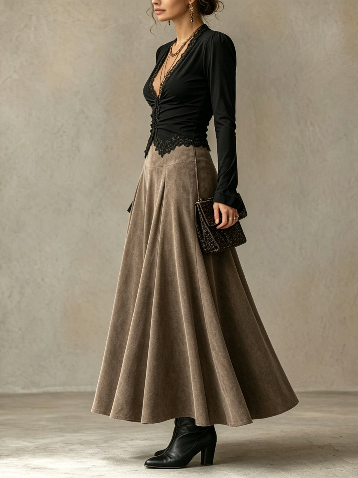 Albane | Conjunto de top con encaje y falda larga de ante en negro y topo