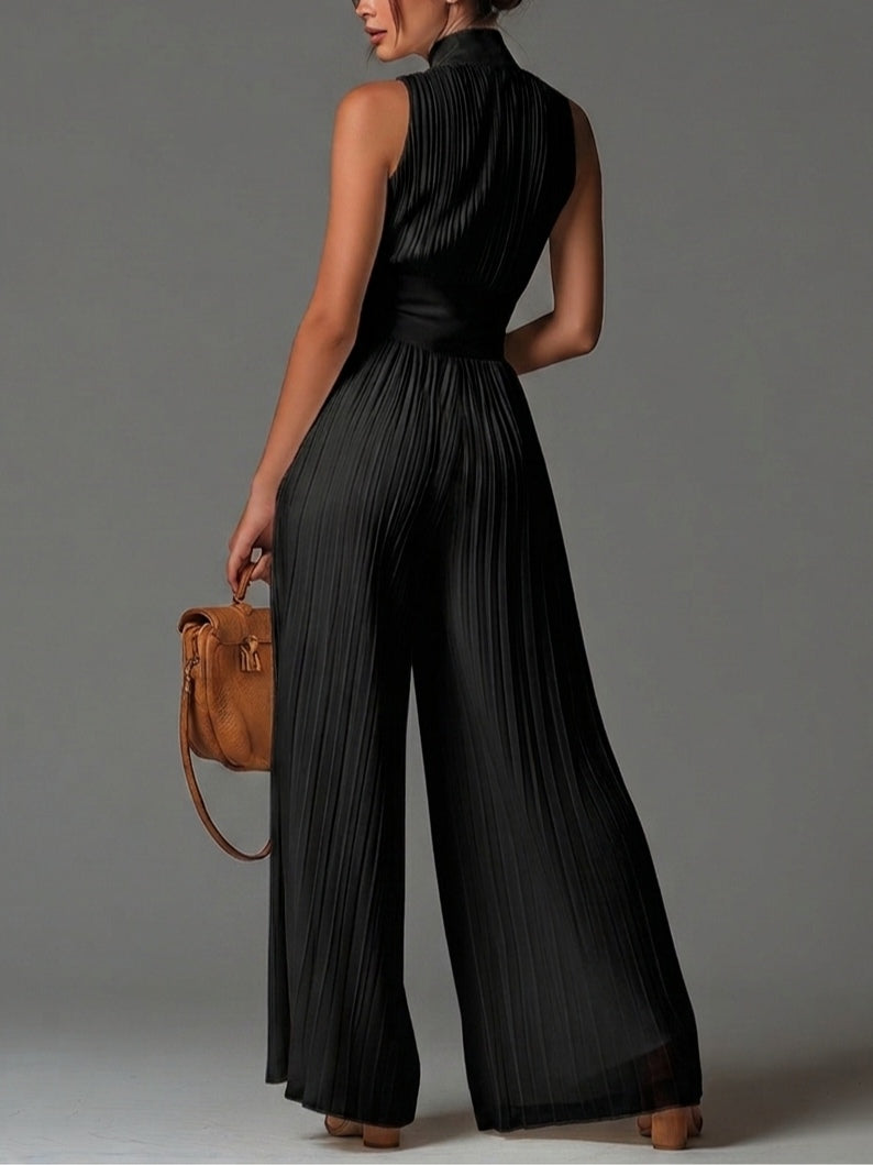 Valentina | Mono negro plisado de estilo sofisticado