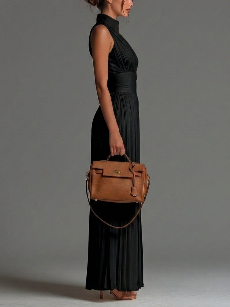 Valentina | Mono negro plisado de estilo sofisticado